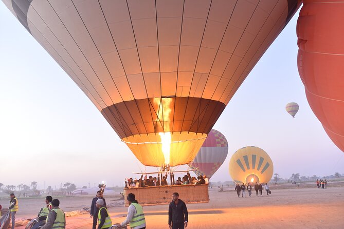 1 Day Private Tour with Hot Air Balloon from Hurghada to Luxor - Hatshepsut Temple and the Colossi of Memnon