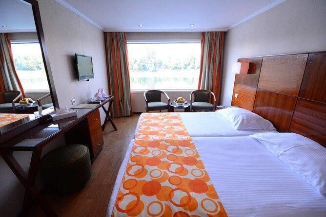 1 Night Nile Cruise from Aswan to Luxor - Food, service, and the five-star promise