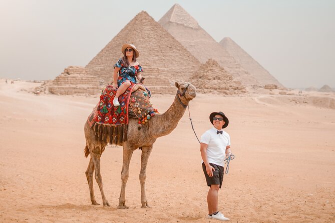 2 hrs Unique Photo session (PhotoShoot) at the Pyramids of Giza - Stop one: the panoramic view of all nine pyramids