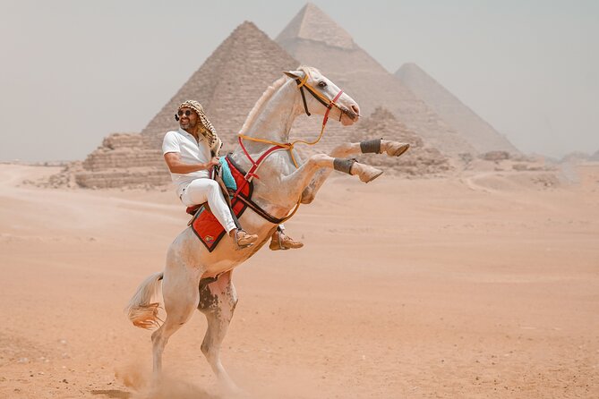 2 hrs Unique Photo session (PhotoShoot) at the Pyramids of Giza - Who will enjoy this private session most?