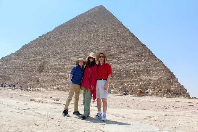 3 Days private guided Cairo travel package - Day 2: Giza’s famous pyramids and the Sphinx