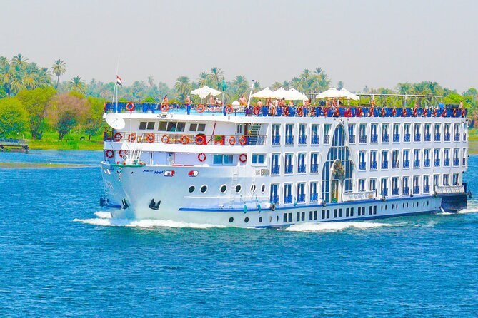 4-Days Nile Cruise From Aswan To Luxor including Abu Simbel and Hot Air Balloon - Day two: The long road to Abu Simbel