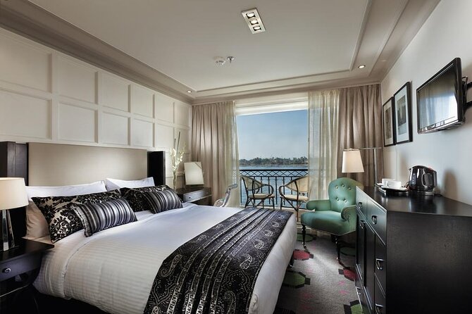 5-Day Luxor and Aswan Nile Cruise with Abu Simbel and Hot Air Balloon - Day 3: Edfu by horse-drawn carriage and Kom Ombo at sunset