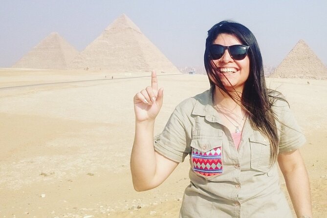 All Inclusive Day tour 8hrs Pyramids, Egyptian Museum and Khan Al-Khalili bazaar - Giza Pyramids: your first look at ancient Egypt