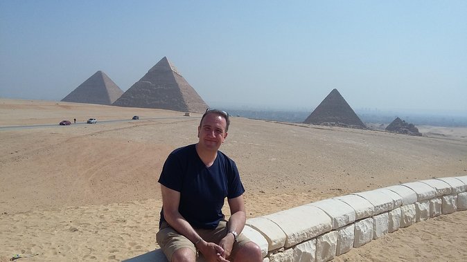 All Inclusive Half-Day Private Tour to Giza Pyramids and Sphinx including Lunch - The Great Pyramid and the three pyramids of Giza