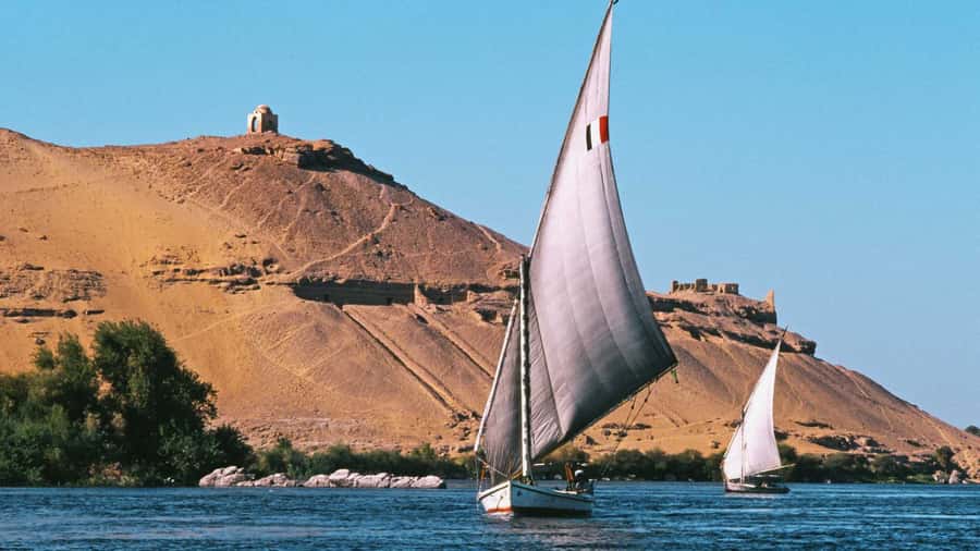 Aswan: 3-Day Nile River Cruise to Luxor with Guided Tours - Day one: Philae, the High Dam, and a sunset at Kom Ombo