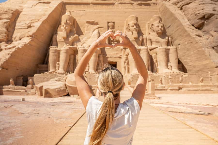 Aswan: Abu Simbel Group Tour with Guide and Entrance Fees - What the long drive is really like
