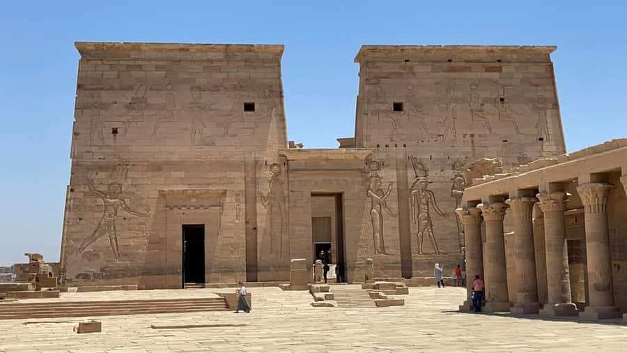 Aswan: Private All-inclusive Guided Tour of Aswan Highlights - The private guide can make or break the day