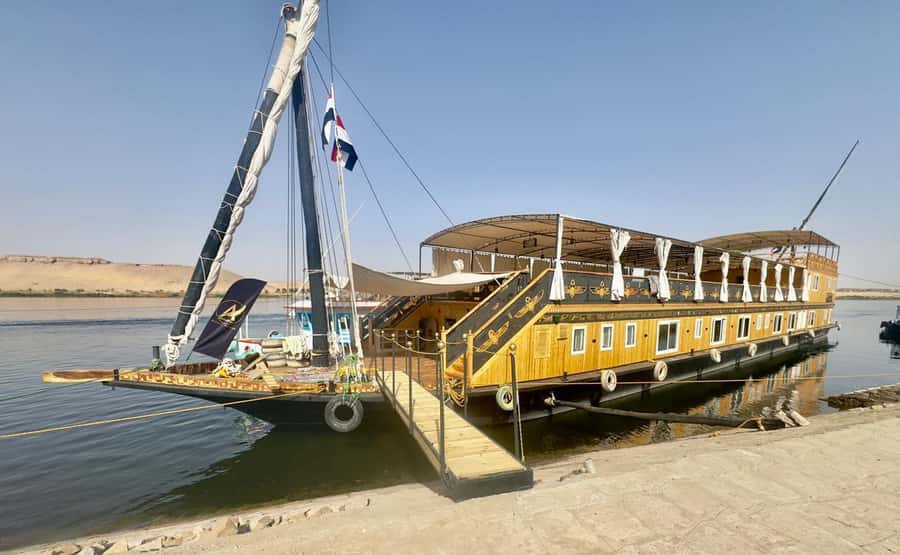 Aswan to Luxor: 4-Day Luxury Dahabiya Nile Cruise Adventure - Day Two: Kom Ombo, River Swimming, and Open-Air Downtime