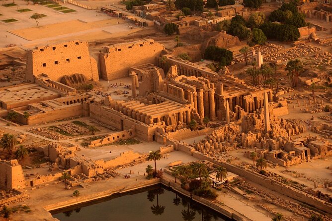 Balloon, East Bank, West Bank, and Valley of the Queens in Luxor - Karnak: two hours among giant columns