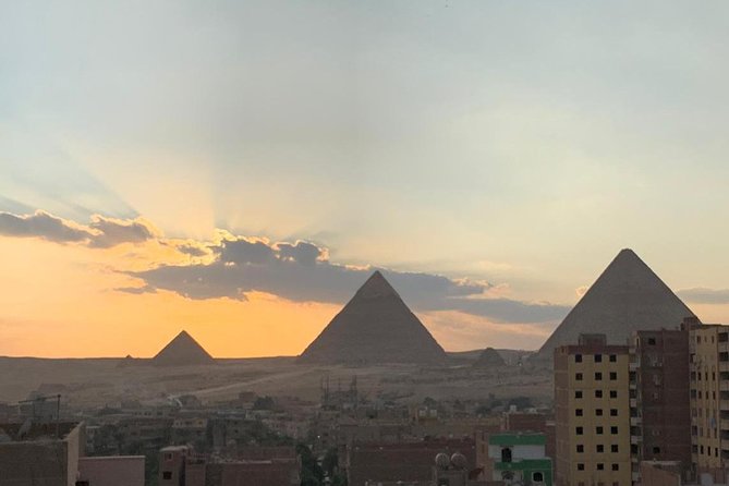 Best Full-Day Tour to Giza Pyramids Egyptian Museum and Bazaar - The Egyptian Museum: two and a half hours with ancient objects