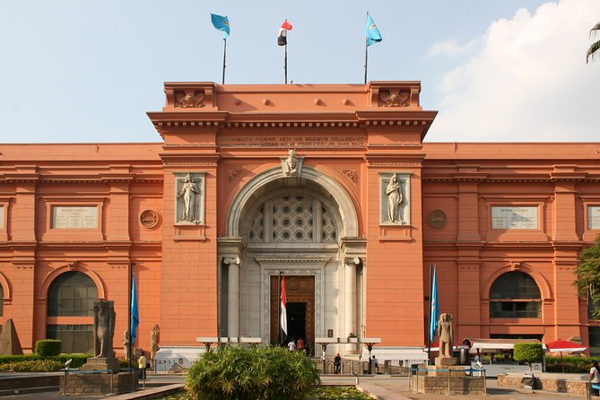 Best Two-Day Private Guided City Tour of Cairo Giza and Saqqara - Day 2: The Egyptian Museum needs patient attention