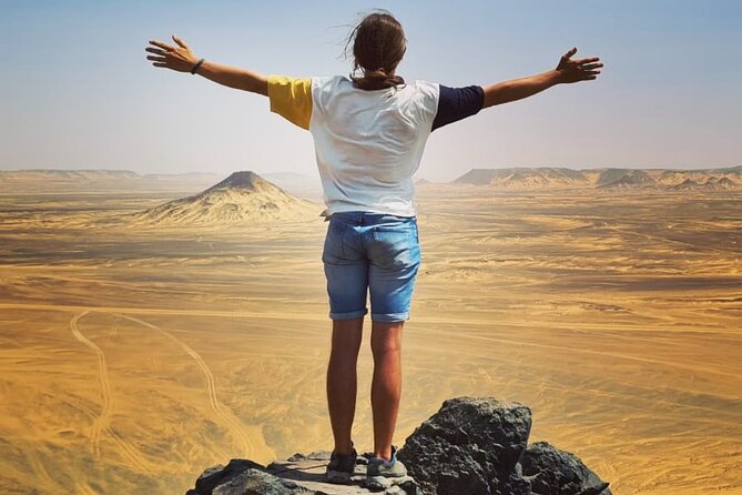 Black and White Desert and Bahariya Oasis Tour 2 Days 1 Night - Barbecue dinner and a cold desert night