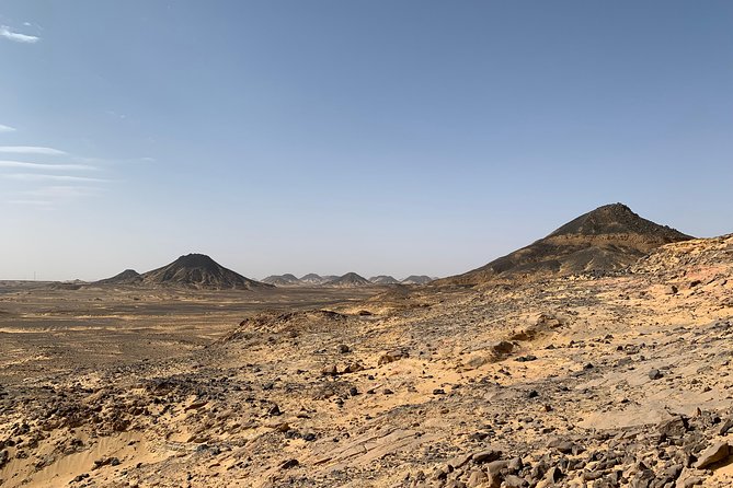 Black and White Desert Tour 2 Days 1 Night - Black Rock, White Rock, and the Crystal Mountain Stop