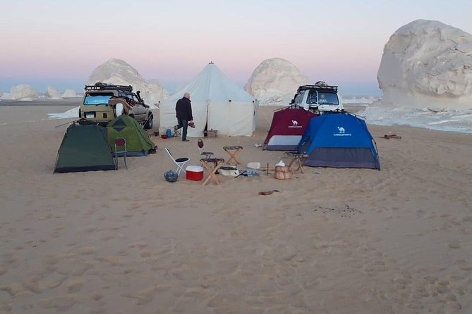Black and White Desert Tour 2 Days 1 Night - The Guide and the Human Side of the Trip