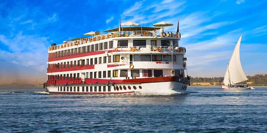 Cairo: 6-Day Egypt Tour with Flights and Nile Cruise - Day 1: Pyramids, museum treasures, and Cairo traffic