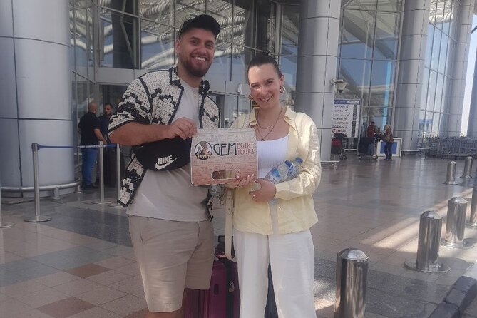 Cairo Airport Private Arrival/Departure Transfer to/hotel - Finding the driver after you land