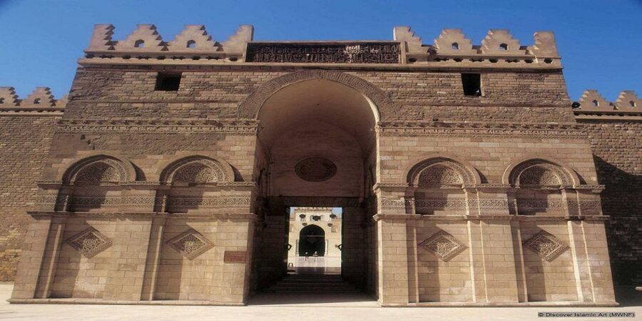 Cairo: All-Inclusive Coptic & Islamic Cairo Tour with Lunch - A local Egyptian lunch after the monuments