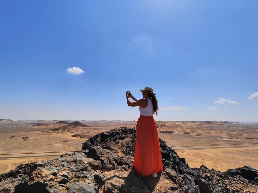 Cairo: Bahariya Oasis & White Desert 3-Day Private Adventure - Who should book the three-day version?