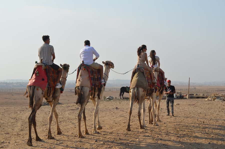 Cairo: Camel Ride Around The Pyramids with Hotel Pickup - Meeting the camel guide and getting settled