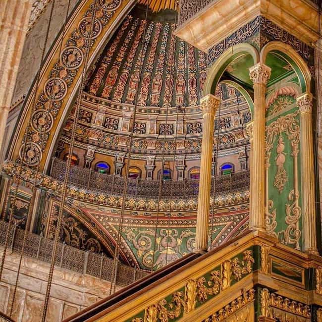 Cairo Day Tour: Pyramids, Museum, Camel Ride & Local Lunch - What the private vehicle adds