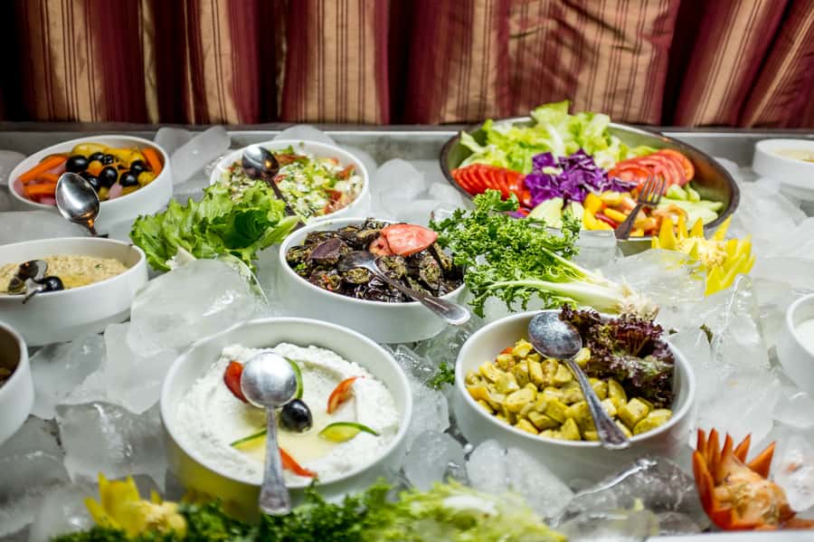 Cairo: Dinner Cruise on the Nile River - Dinner brings Egyptian and international choices