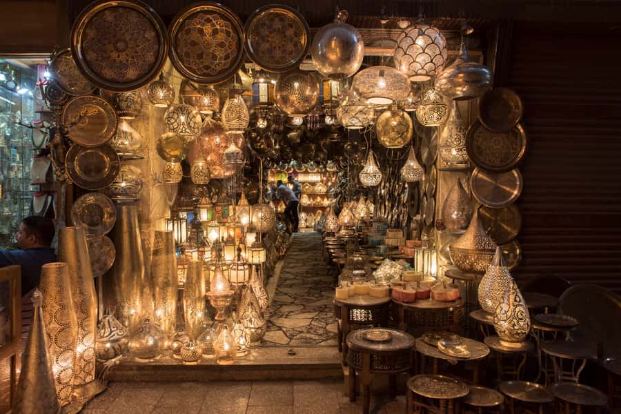 Cairo: Egyptian Museum, Pyramids & Bazaar Tour - The Sphinx: a short stop with a long story