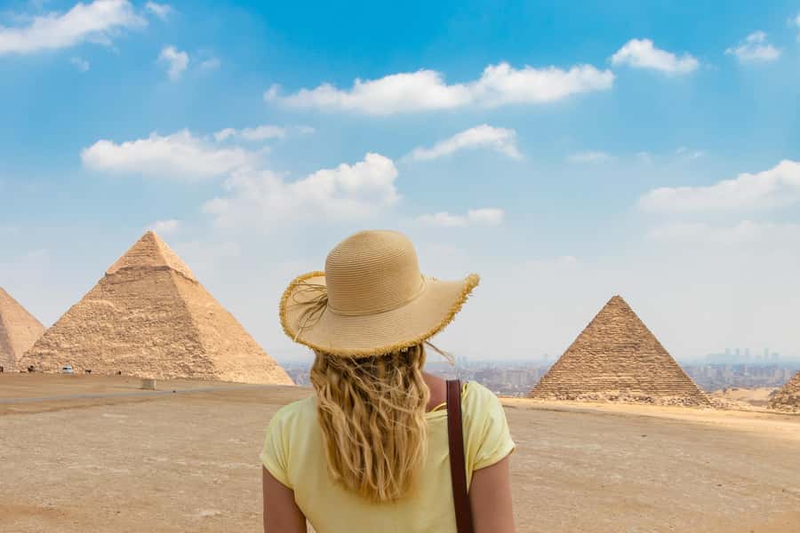 Cairo: Female-Guided Pyramids, Sphinx & Museum City Tour - The vehicle, driver, and comfort level
