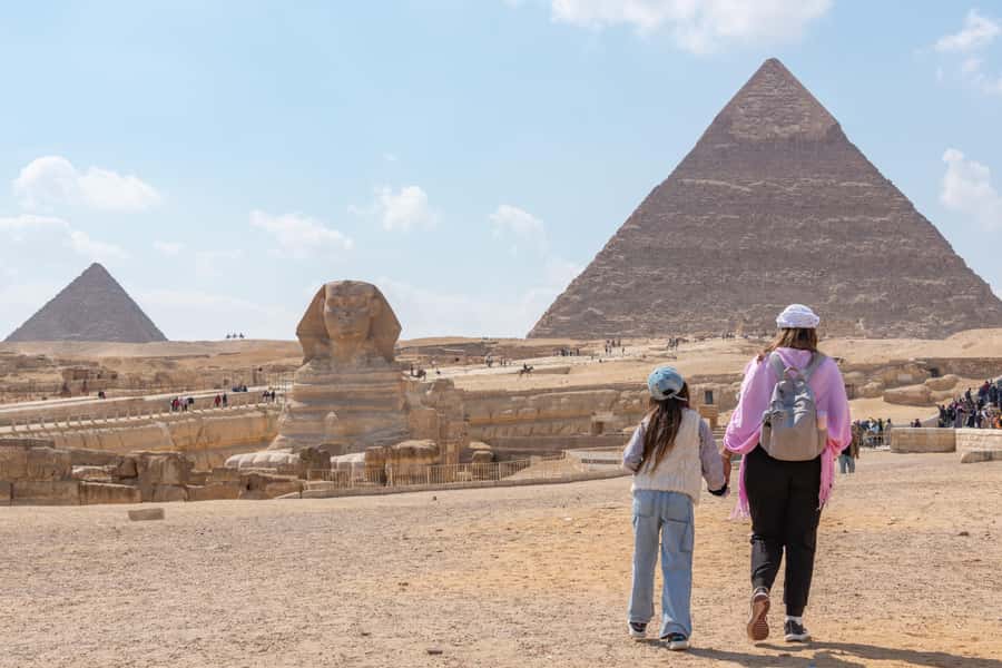 Cairo: Female-Guided Pyramids, Sphinx & Museum City Tour - Valley Temple and the Great Sphinx