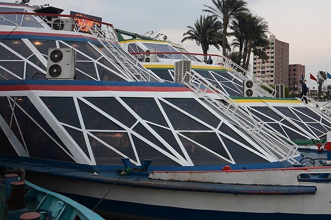 Cairo/Giza: Nile Sunset, Dinner Cruise, Show & Private Transfer - Why a Cairo Nile dinner cruise is worth considering