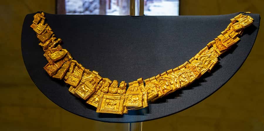 Cairo: Giza Pyramids & Museum of Egyptian Civilization Tour - The Pyramids of Giza: two hours with the world’s old survivors
