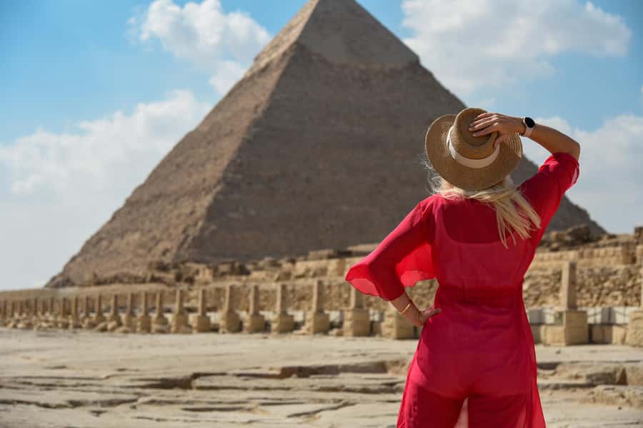 Cairo: Giza Pyramids & Sphinx Tour with Camel Ride & Entry - Vendors, optional stops, and keeping control