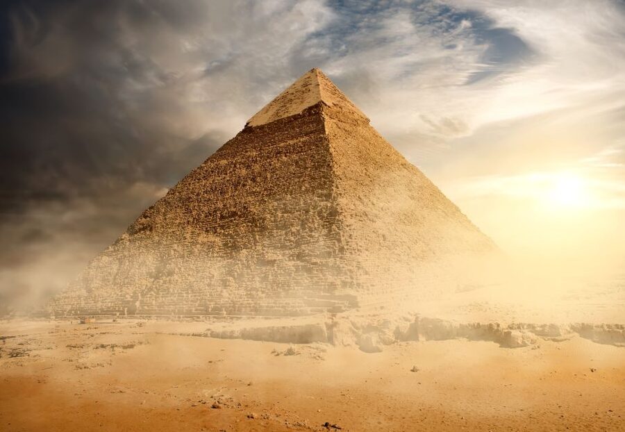 Cairo: Great Pyramids of Giza and Egyptian Museum Tour - What the guide adds to the day