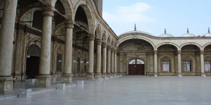 Cairo: Old Cairo Guided Tour by Car with Lunch and Pickup - Guides, drivers, and the human side of the day