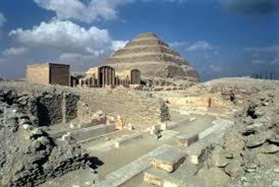 Cairo: Private Giza Pyramids, Sphinx, Saqqara & Memphis Tour - The Egyptologist guide makes the difference