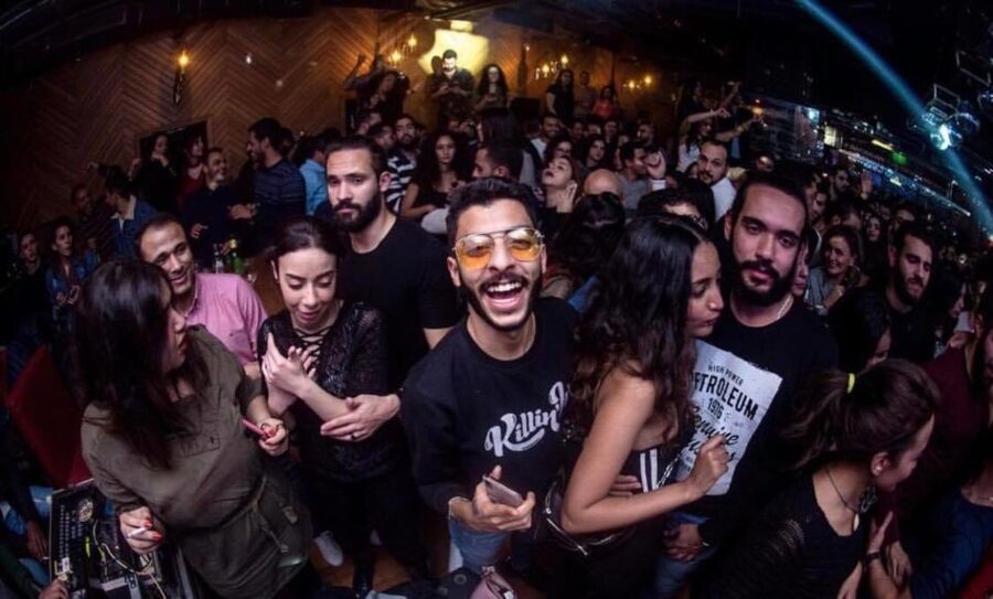 Cairo: Pub Crawl and Speakeasy Bar Tour with 2 Free Drinks - Stop one: a 1940s pub and Egypt’s drinking past