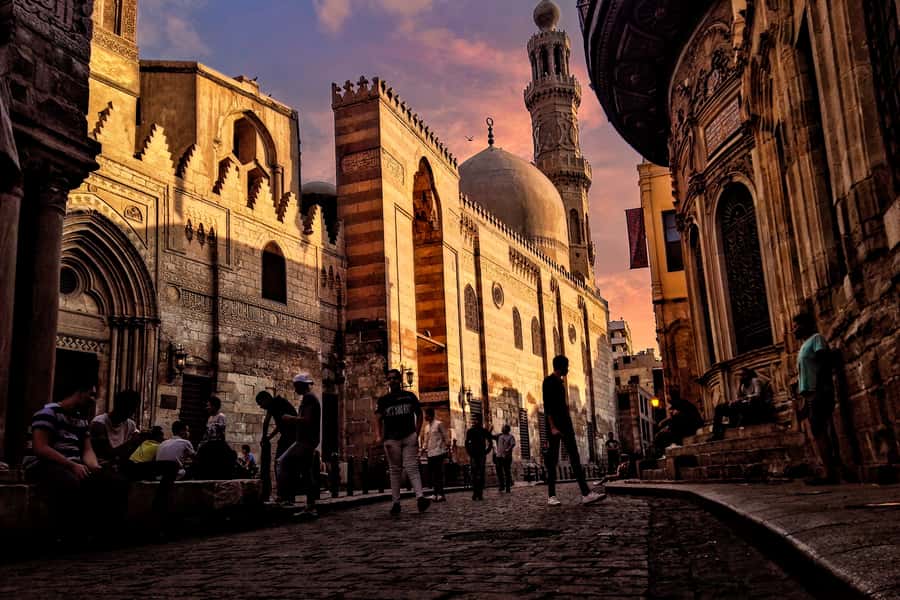 Cairo: Pyramids, Bazaar, Citadel Tour with Photographer - A 30-minute camel ride toward the Sphinx