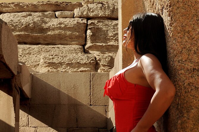 Cairo: Pyramids, Bazaar, Lunch with Female Guide - Shopping in the Giza bazaars