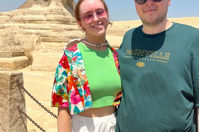 Cairo: Pyramids, Bazaar, Lunch with Female Guide - Hotel pickup and the ride to Giza