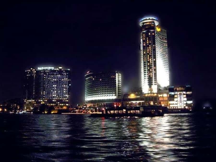 Cairo: Pyramids of Giza Sound & Light Show with City Tour - Dinner at a local Egyptian restaurant