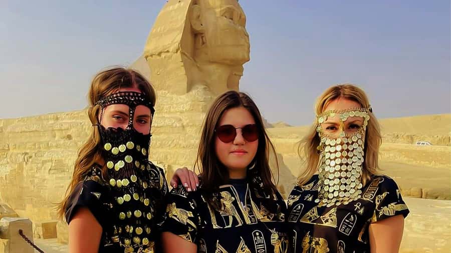 Cairo: Pyramids, Sphinx & Grand Egyptian Museum Private Tour - The Khufu’s Boats Museum question