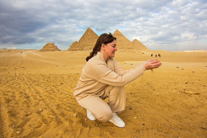 Cairo: Pyramids, Sphinx, Museum & Bazaar Tour with Female Guide - Why a female guide matters in Cairo