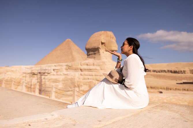 Cairo: Pyramids, Sphinx, Museum & Bazaar Tour with Female Guide - A three-hour look at the Egyptian Museum