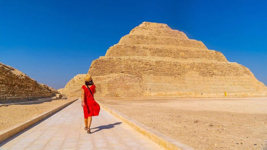 Cairo: Trip Pyramids, Sakkara, & Memphis Tour with Lunch - The Sphinx and Valley Temple