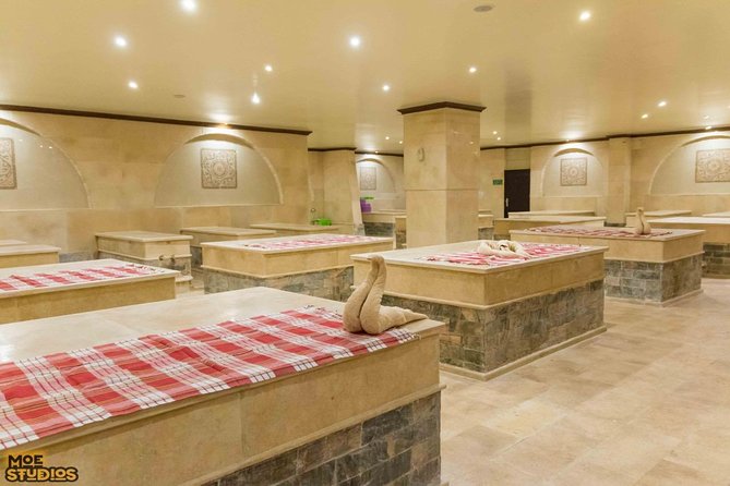 Cleopatra Bath Massage Sauna, Steam, Jacuzzi & Transfer-Hurghada - Jacuzzi time before the full-body massage