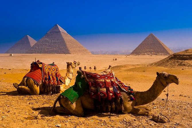 Day Tour Pyramids of Giza and Sphinx from Cairo - First Look at Khufu, Khafre, and Menkaure