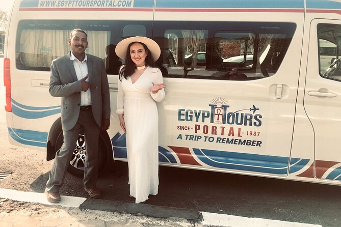 Day Tour to Giza Pyramids Complex, Egyptian Museum & Bazaar - Giza Pyramids: start with the ancient giants