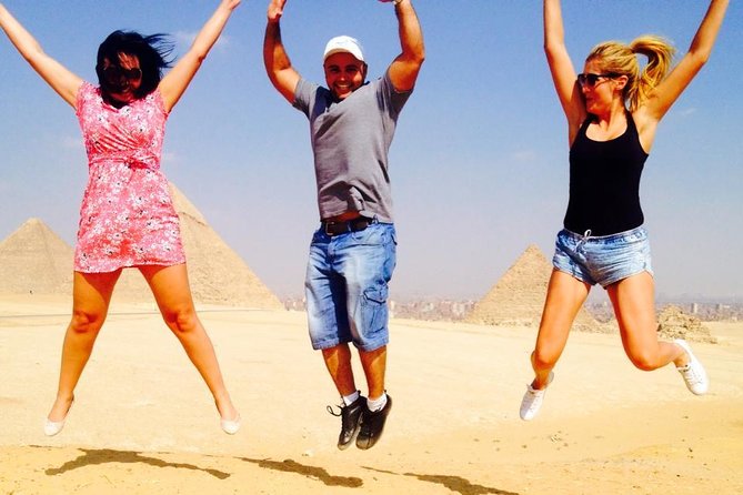 Day-Tour To Giza Pyramids, Great Sphinx, Egyptian Museum & Khan El Khalili - Two hours among the Pyramids of Giza