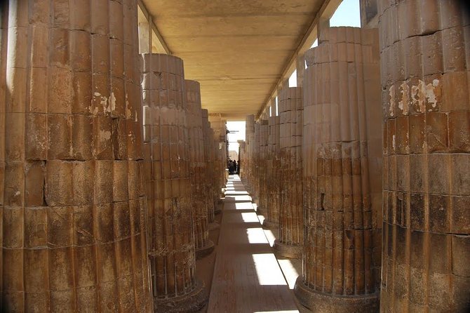Day Tour to Giza Pyramids, Sphinx, Sakkara Pyramids and Dahshur Pyramids - Guides, drivers, and the human side of the day