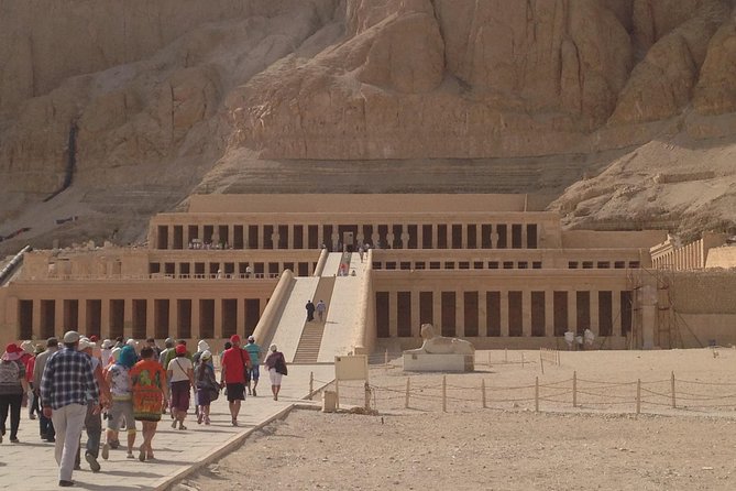 Day Trip to Luxor from Hurghada with Hotel Pickup and Lunch - Lunch at the Nile Restaurant